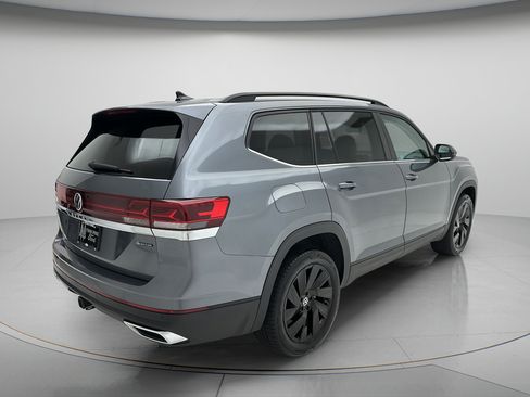 Used 2025 Volkswagen Atlas SE AWD/4WD image 7