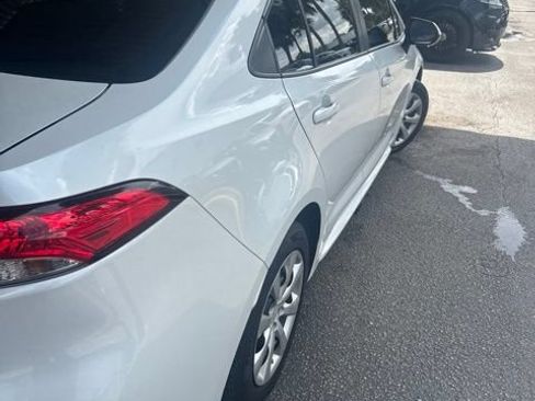 Used 2024 Toyota Corolla LE w/ LE Convenience Package FWD image 9