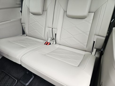 Used 2024 Volkswagen Atlas SE FWD image 23