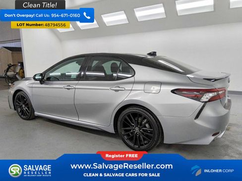 Used 2021 Toyota Camry XSE image 3