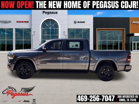 Used 2022 RAM 1500 Laramie AWD/4WD image 3