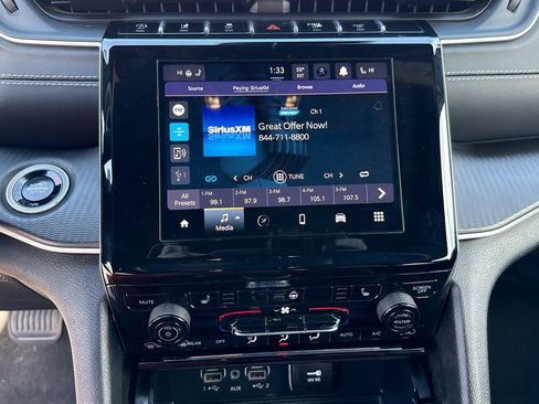 Used 2024 Jeep Grand Cherokee L Laredo image 31