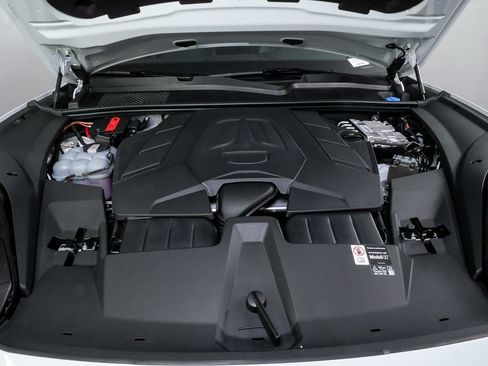 New 2026 Porsche Cayenne AWD image 35