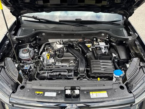 Certified 2025 Volkswagen Taos S FWD image 9