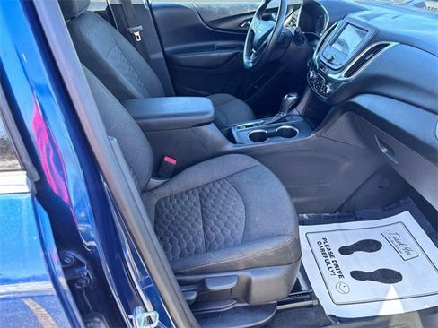 Used 2019 Chevrolet Equinox LT w/ Driver Convenience Package image 28