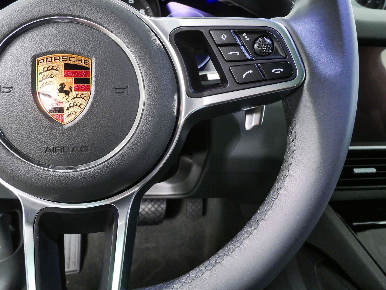 Certified 2023 Porsche Cayenne Platinum Edition AWD/4WD image 11