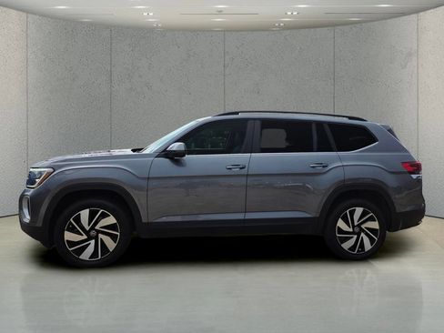 Used 2025 Volkswagen Atlas SE AWD/4WD image 2