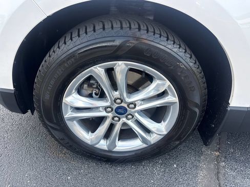 Used 2018 Ford Edge SEL w/ Equipment Group 201A AWD/4WD image 25