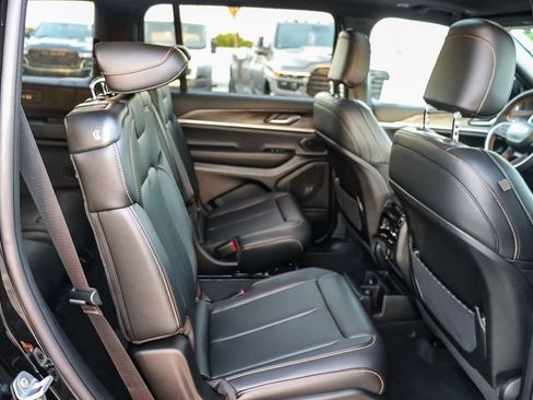 New 2026 Jeep Grand Cherokee L Limited AWD/4WD image 18