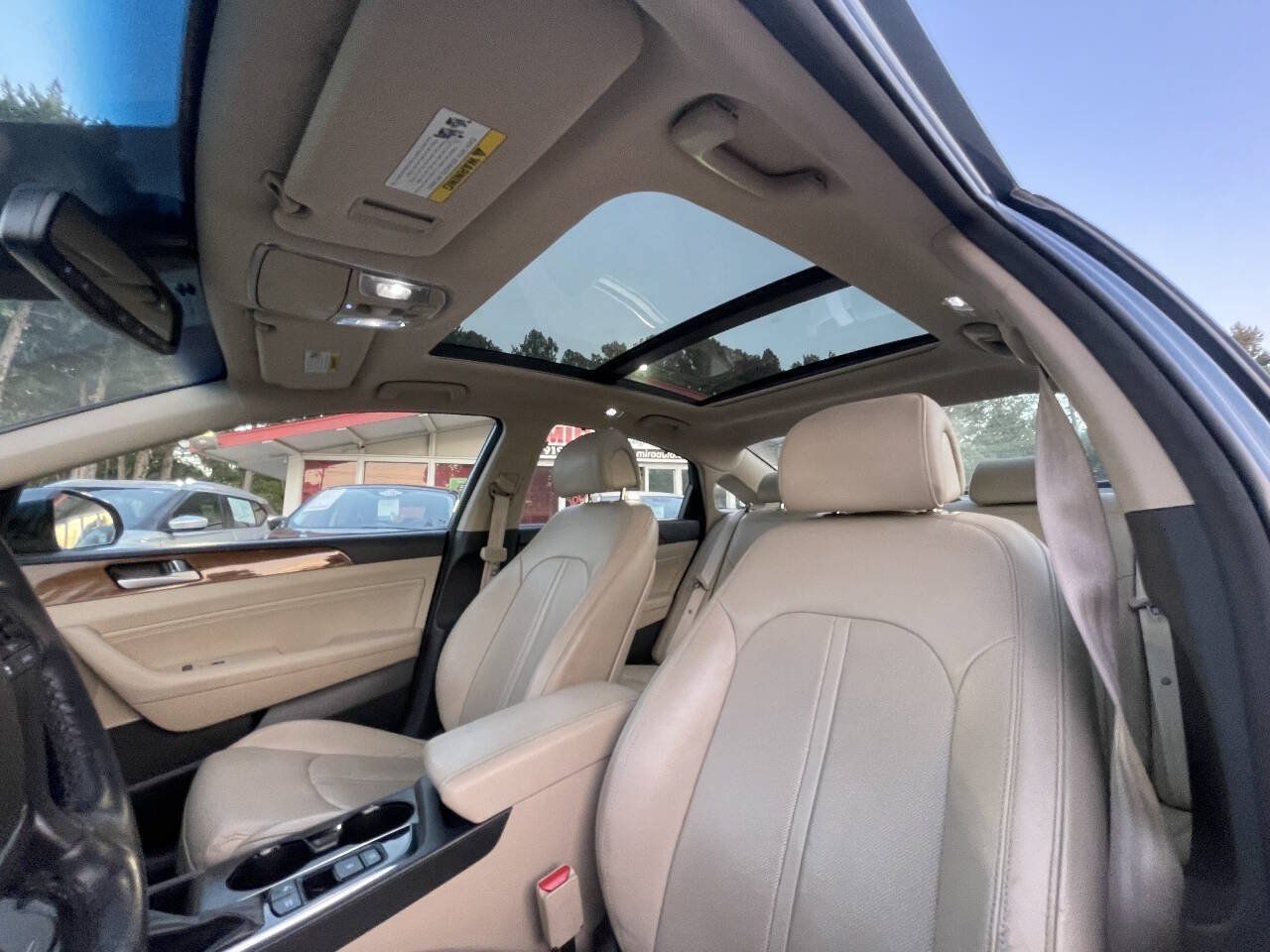Used 2015 Hyundai Sonata Limited w/ Option Group 06 FWD image 19