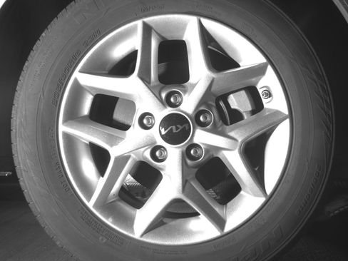 Used 2025 Kia Soul LX w/ LX Technology Package image 13