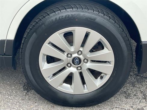 Used 2019 Subaru Outback 2.5i Premium w/ Popular Package #2 AWD/4WD image 11