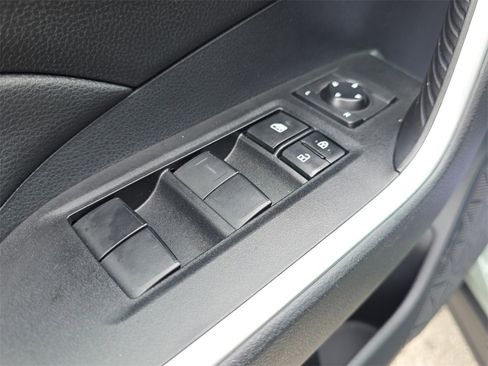 Used 2021 Toyota RAV4 XLE w/ Convenience Package image 34