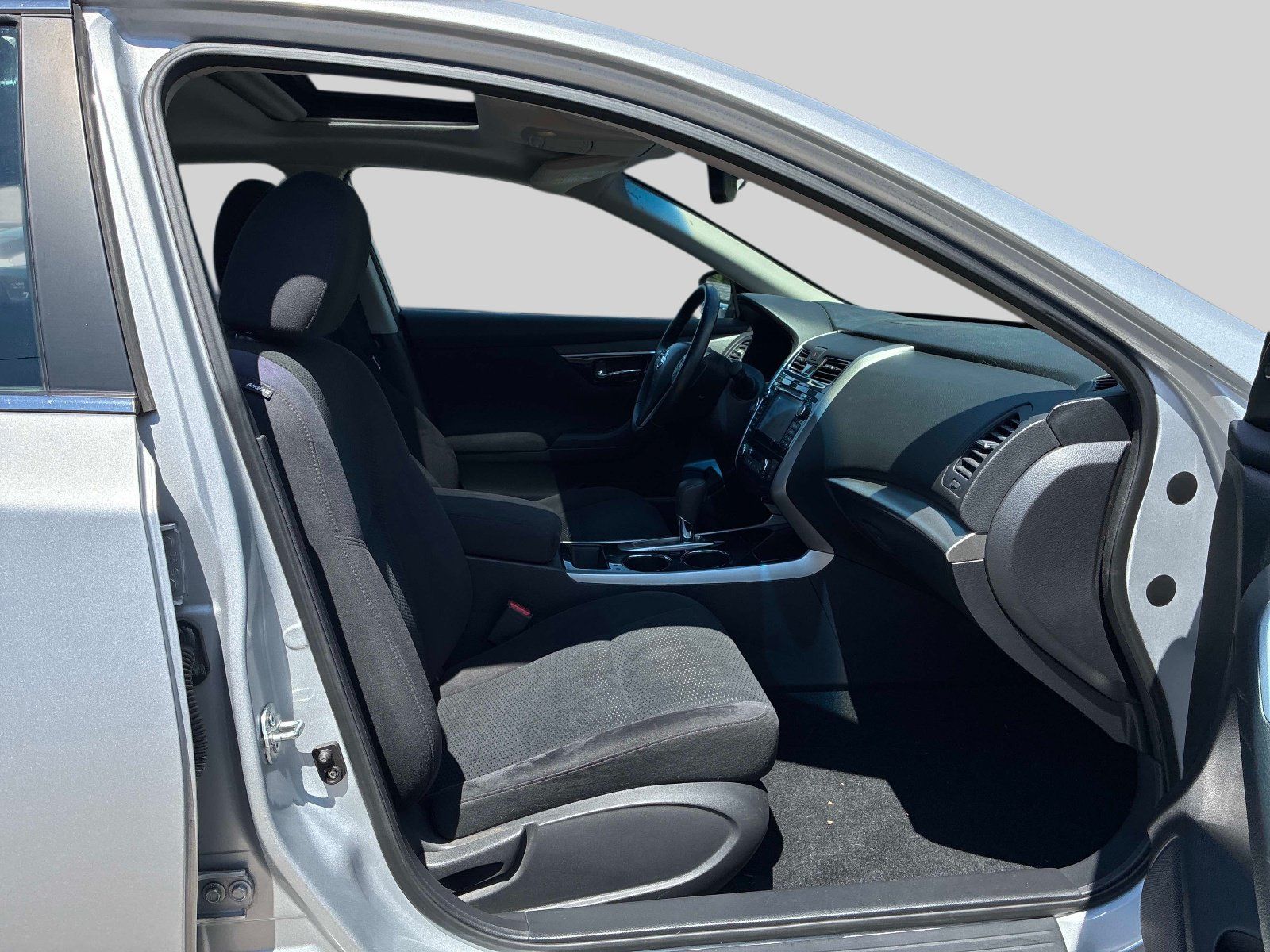 Used 2014 Nissan Altima 2.5 SV w/ Convenience Package FWD image 10
