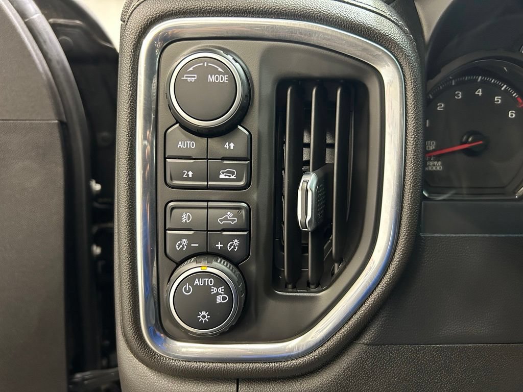 Used 2021 Chevrolet Silverado 1500 RST w/ Bed Protection Package AWD/4WD image 21
