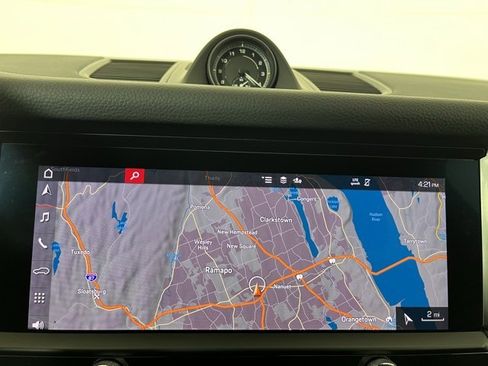 Used 2023 Porsche Macan image 16