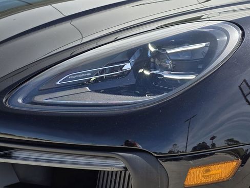 Used 2022 Porsche Macan S image 11