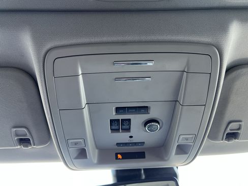 Used 2020 Chevrolet Suburban Premier AWD/4WD image 29