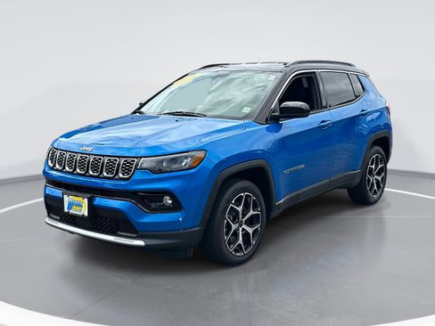 Used 2025 Jeep Compass Limited AWD/4WD image 3