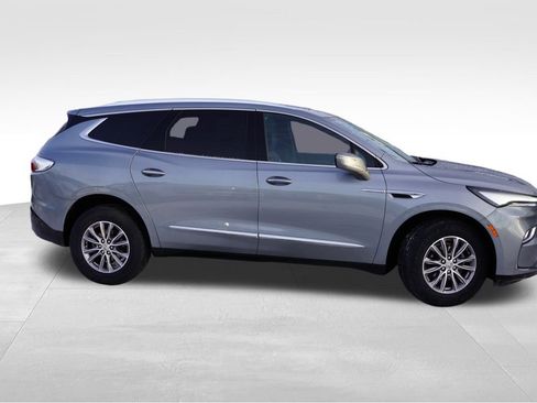 Certified 2023 Buick Enclave Essence image 3