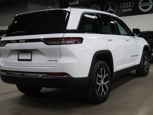 Used 2025 Jeep Grand Cherokee Limited image 5