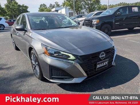 Used 2025 Nissan Altima 2.5 SV FWD image 1