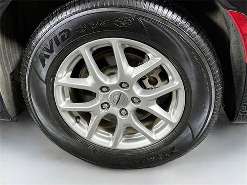 Used 2024 Chrysler Pacifica Touring-L image 31