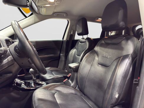 Used 2018 Jeep Compass Limited image 9