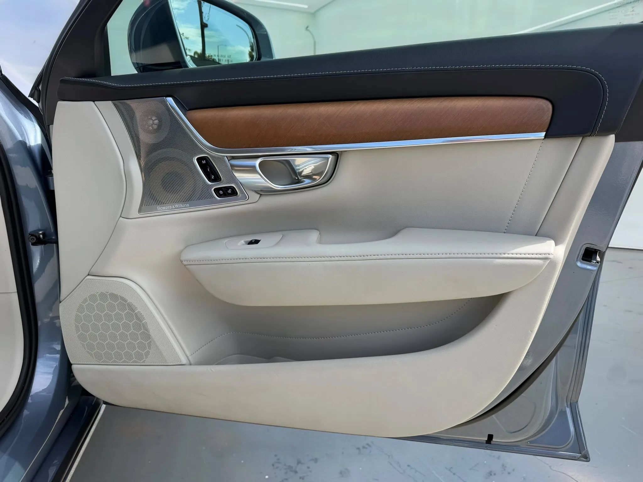 Used 2017 Volvo S90 T5 Inscription w/ Vision Package FWD image 24
