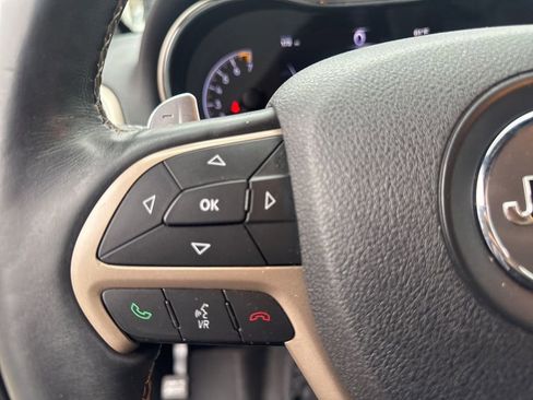Used 2017 Jeep Grand Cherokee Limited image 21