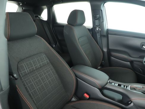 Used 2025 Honda HR-V Sport image 16