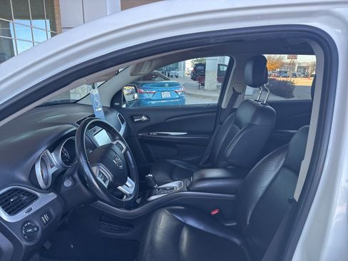 Used 2015 Dodge Journey R/T w/ Flexible Seating Group image 10