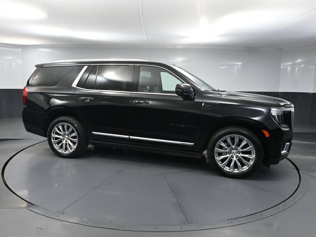 Used 2024 GMC Yukon Denali w/ Denali Reserve Package AWD/4WD image 3