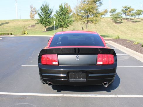 Used 2006 Ford Mustang GT RWD image 31