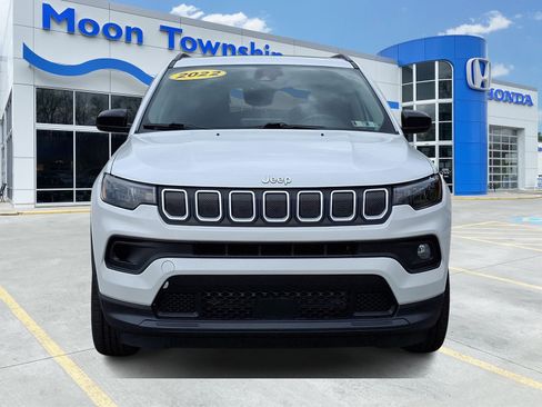 Used 2022 Jeep Compass Latitude w/ Sun and Sound Group image 2