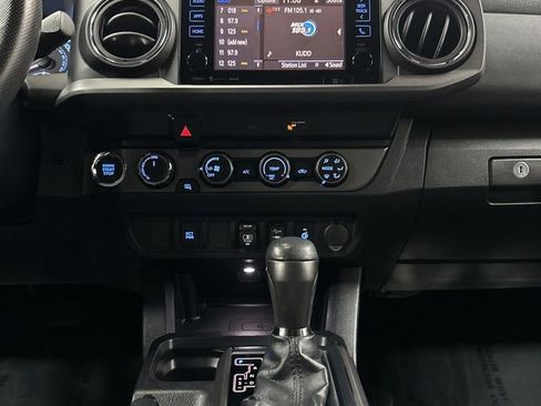 Used 2019 Toyota Tacoma TRD Sport AWD/4WD image 24
