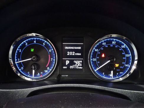 Used 2017 Toyota Corolla LE image 22