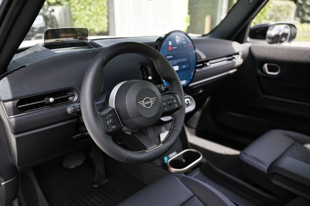 New 2026 MINI Cooper 4-Door Hardtop FWD image 19