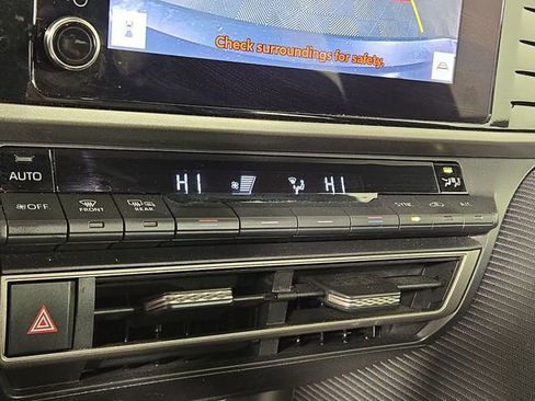 Used 2025 Toyota Camry SE image 21