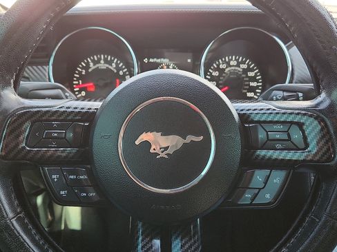 Used 2017 Ford Mustang Coupe image 19