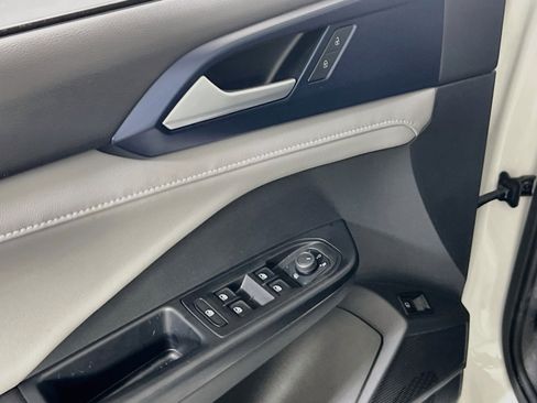 Used 2023 Volkswagen Taos SE image 17