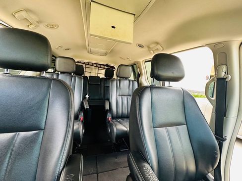 Used 2014 Chrysler Town & Country Touring FWD image 26