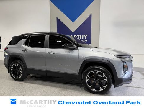 Used 2025 Chevrolet Equinox LT FWD image 3