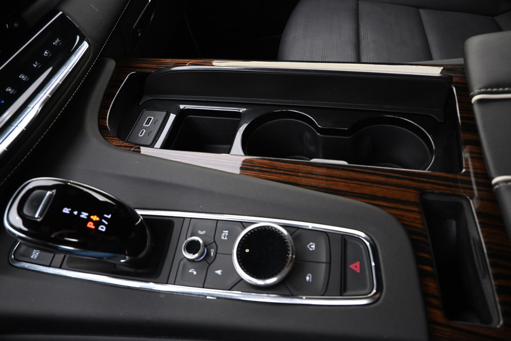 Used 2023 Cadillac Escalade Premium Luxury AWD/4WD image 34