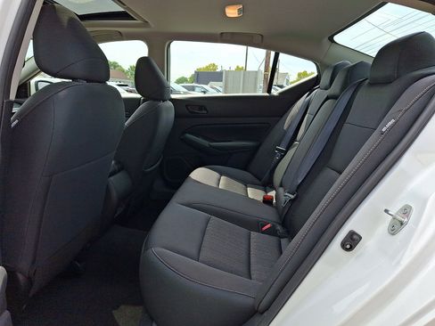 Certified 2024 Nissan Altima 2.5 SV w/ SV Premium Package FWD image 10