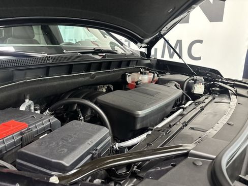 New 2026 Chevrolet Suburban Premier image 3