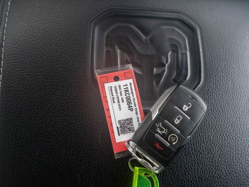 Used 2023 RAM 1500 Laramie AWD/4WD image 31