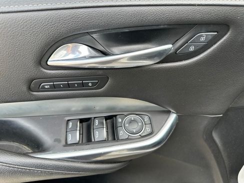 Used 2019 Cadillac XT4 Premium Luxury w/ Cold Weather Package FWD image 18