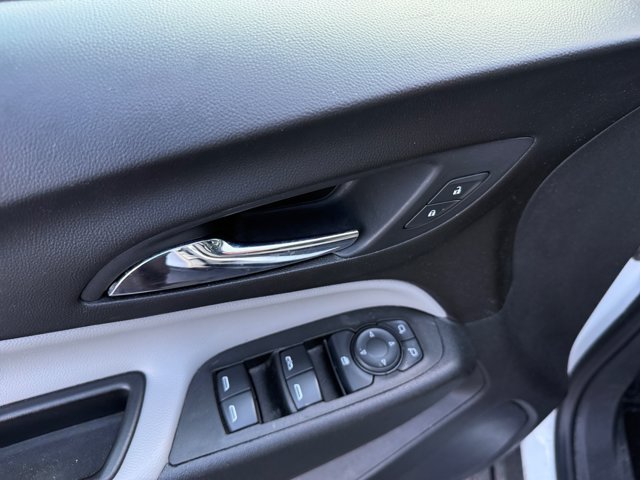 Used 2021 Chevrolet Equinox LS AWD/4WD image 20