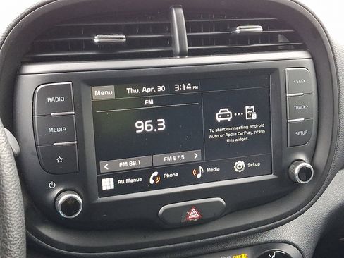 Used 2025 Kia Soul LX FWD image 16